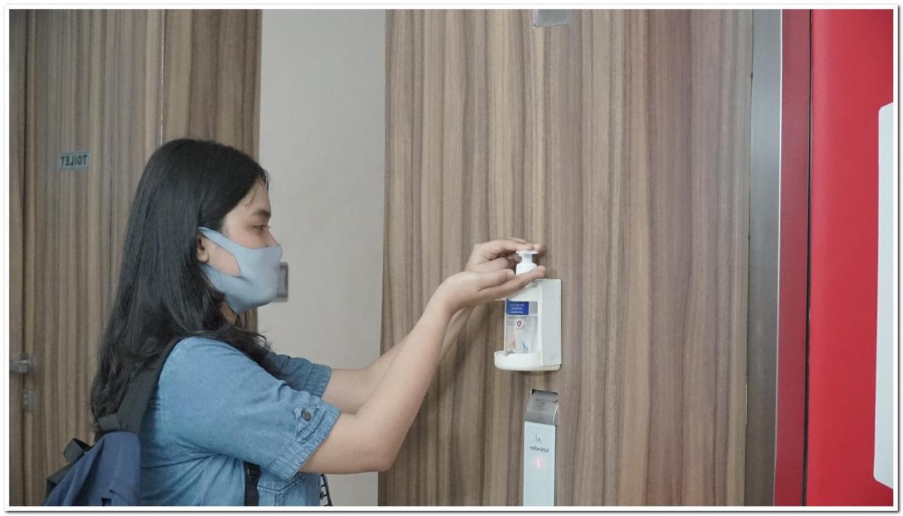 Reddoorz Plus @ Purwosari Solo Εξωτερικό φωτογραφία