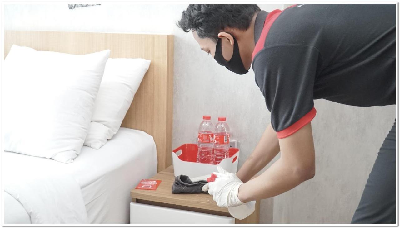 Reddoorz Plus @ Purwosari Solo Εξωτερικό φωτογραφία