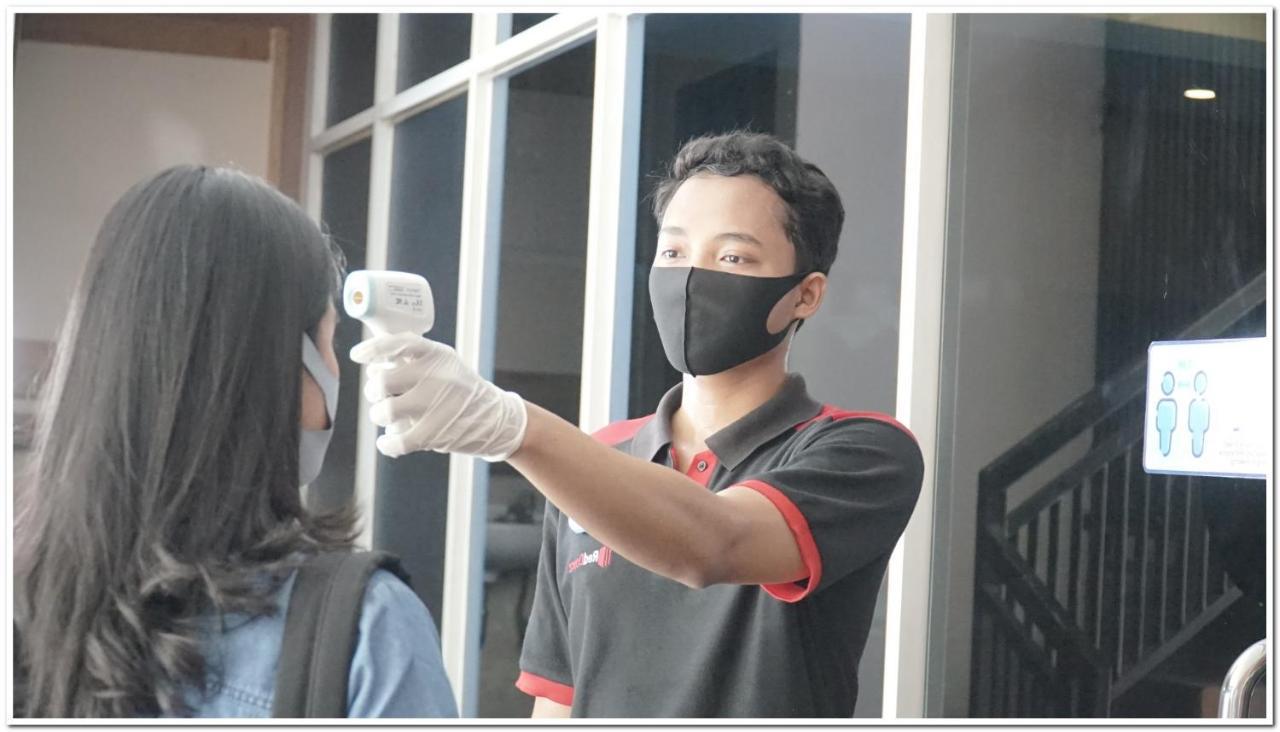 Reddoorz Plus @ Purwosari Solo Εξωτερικό φωτογραφία