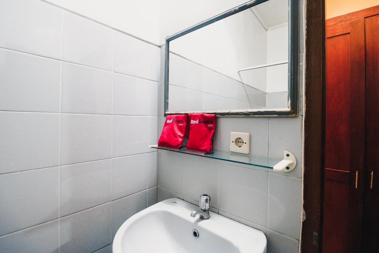 Reddoorz Plus @ Purwosari Solo Εξωτερικό φωτογραφία