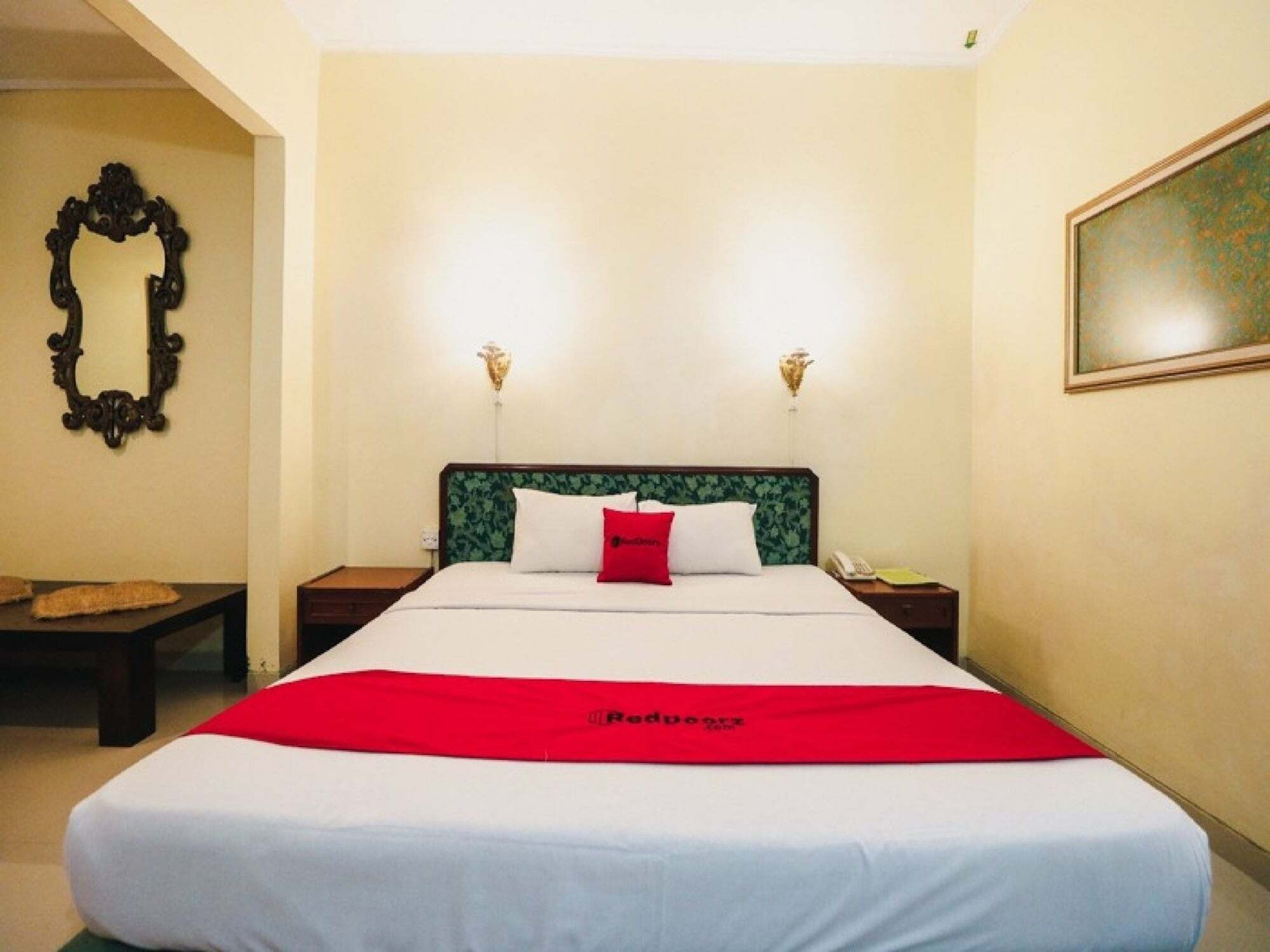 Reddoorz Plus @ Purwosari Solo Εξωτερικό φωτογραφία